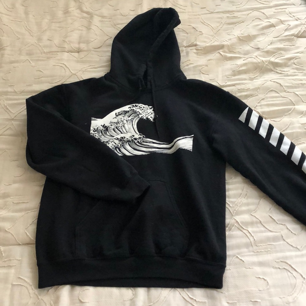 The Wave Hoodie